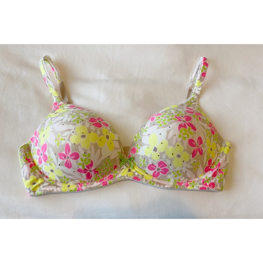 Victoria’s Secret Body by Victoria No Wire Floral Bra